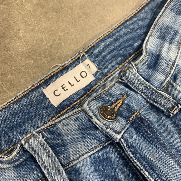 CELLO Flare High Waisted Jeans - Picture 2 of 10
